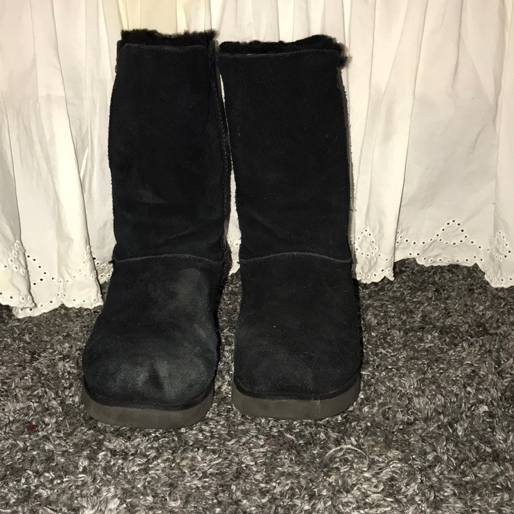 Black boots